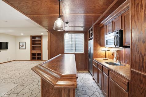 9449 Shadow Rock Circle Zionsville IN 46077