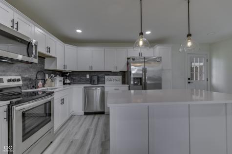 419 Hollybrook Drive New Whiteland IN 46184