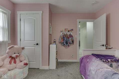 419 Hollybrook Drive New Whiteland IN 46184