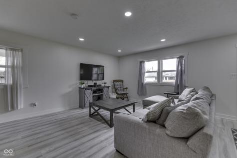 419 Hollybrook Drive New Whiteland IN 46184