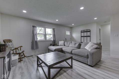 419 Hollybrook Drive New Whiteland IN 46184