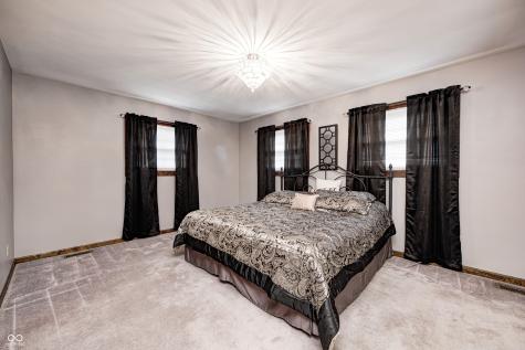 417 N 300 W Greenfield IN 46140