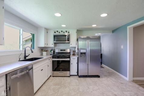 5421 S 100 E Anderson IN 46013