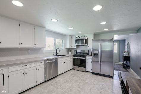 5421 S 100 E Anderson IN 46013