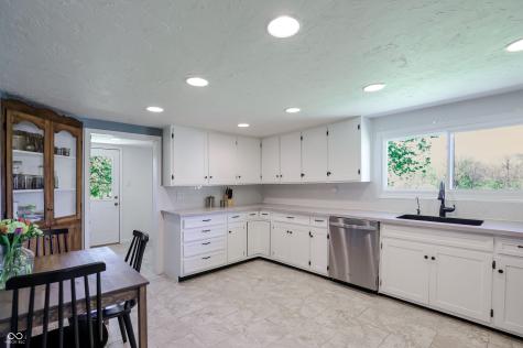 5421 S 100 E Anderson IN 46013