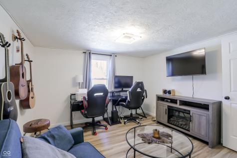 5421 S 100 E Anderson IN 46013