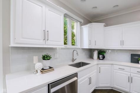 1013 Pine Hill Way Carmel IN 46032