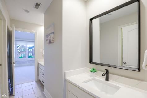 1013 Pine Hill Way Carmel IN 46032
