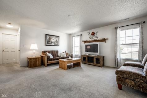 19433 Pathway Pointe Noblesville IN 46062