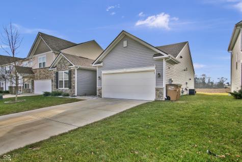 2561 Creek Bank Drive Columbus IN 47201