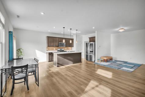 2561 Creek Bank Drive Columbus IN 47201