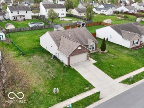 8625 Baypointe Drive Avon IN 46123