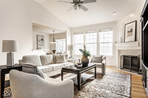 8977 Stonewick Way Zionsville IN 46077