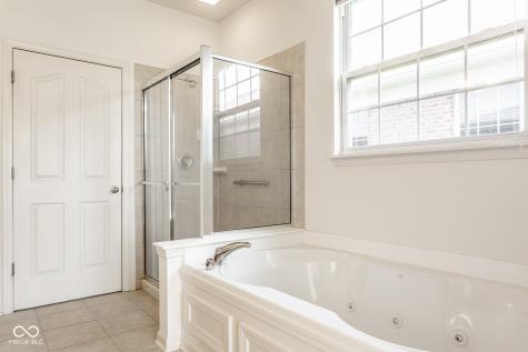 8977 Stonewick Way Zionsville IN 46077