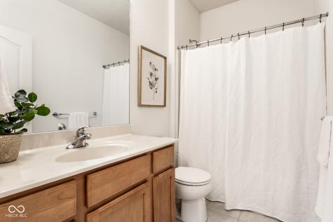 8977 Stonewick Way Zionsville IN 46077