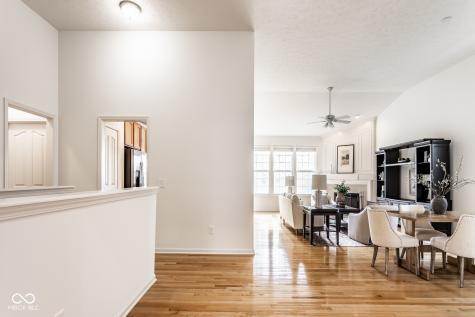 8977 Stonewick Way Zionsville IN 46077