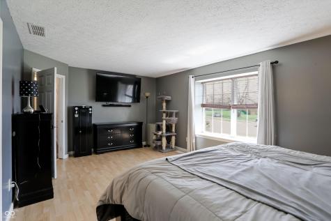 5773 Saint Simons Drive Indianapolis IN 46237