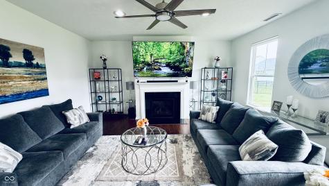 8341 Welder Place Indianapolis IN 46237