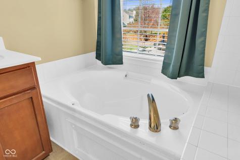 1394 Longleaf Street Avon IN 46123