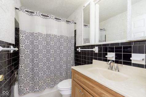3516 Mayflower Drive Indianapolis IN 46221