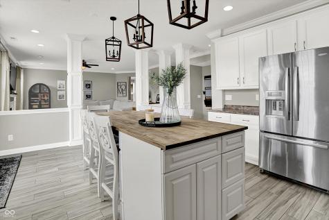 5142 Cedar Mill Lane Indianapolis IN 46237