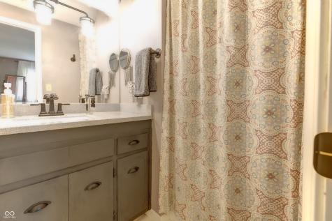 5915 W 1400 N Elwood IN 46036