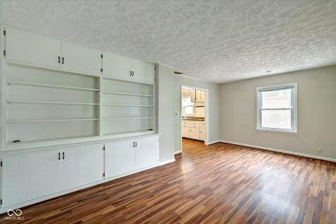 1074 S Morgantown Road Greenwood IN 46143