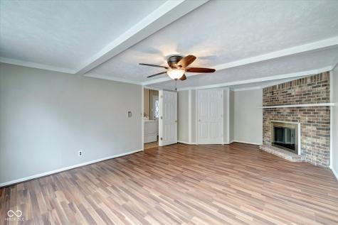 1074 S Morgantown Road Greenwood IN 46143