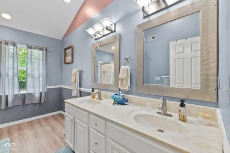 4709 Oakton Way Greenwood IN 46143