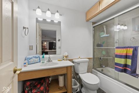 4709 Oakton Way Greenwood IN 46143