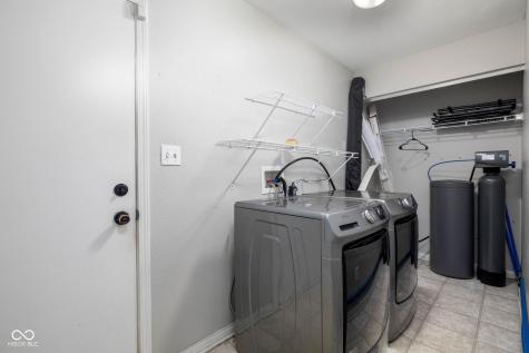 8066 Lawrence Woods Place Indianapolis IN 46236