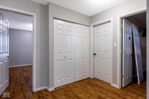 8066 Lawrence Woods Place Indianapolis IN 46236