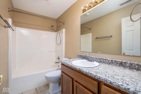 8066 Lawrence Woods Place Indianapolis IN 46236