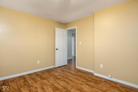 8066 Lawrence Woods Place Indianapolis IN 46236