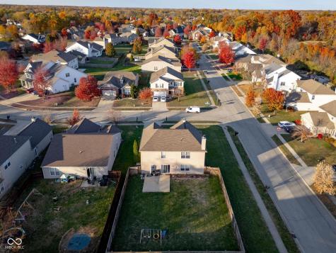 8066 Lawrence Woods Place Indianapolis IN 46236