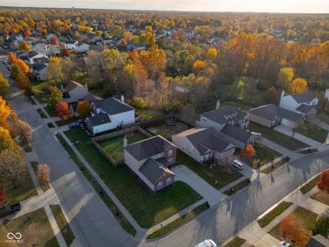 8066 Lawrence Woods Place Indianapolis IN 46236