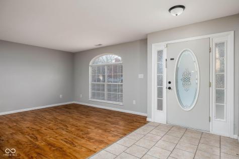 8066 Lawrence Woods Place Indianapolis IN 46236