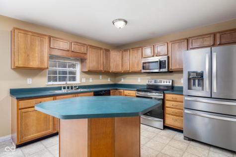 8066 Lawrence Woods Place Indianapolis IN 46236