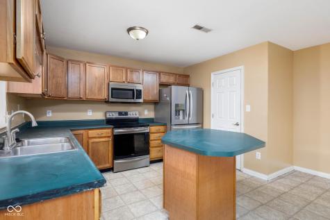 8066 Lawrence Woods Place Indianapolis IN 46236