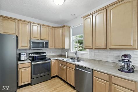 1085 Sycamore Court Greenwood IN 46143