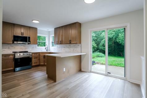 12409 Crystal Pointe Circle Indianapolis IN 46236