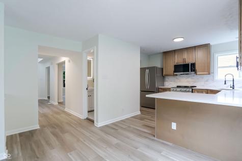 12409 Crystal Pointe Circle Indianapolis IN 46236