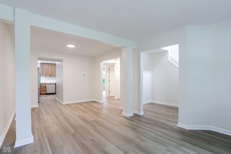 12409 Crystal Pointe Circle Indianapolis IN 46236