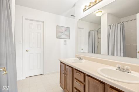 1844 Creekside Drive Brownsburg IN 46112