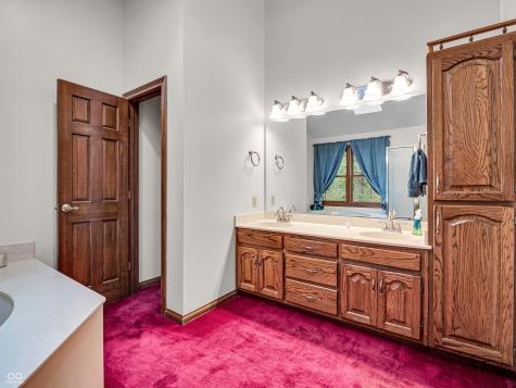 1042 Red Oak Drive Avon IN 46123