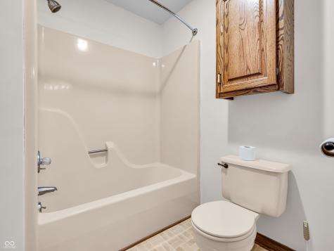 1042 Red Oak Drive Avon IN 46123