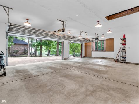 1042 Red Oak Drive Avon IN 46123