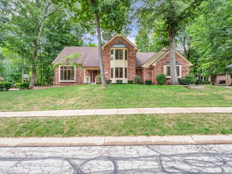 1042 Red Oak Drive Avon IN 46123