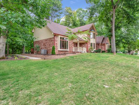 1042 Red Oak Drive Avon IN 46123
