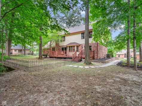 1042 Red Oak Drive Avon IN 46123